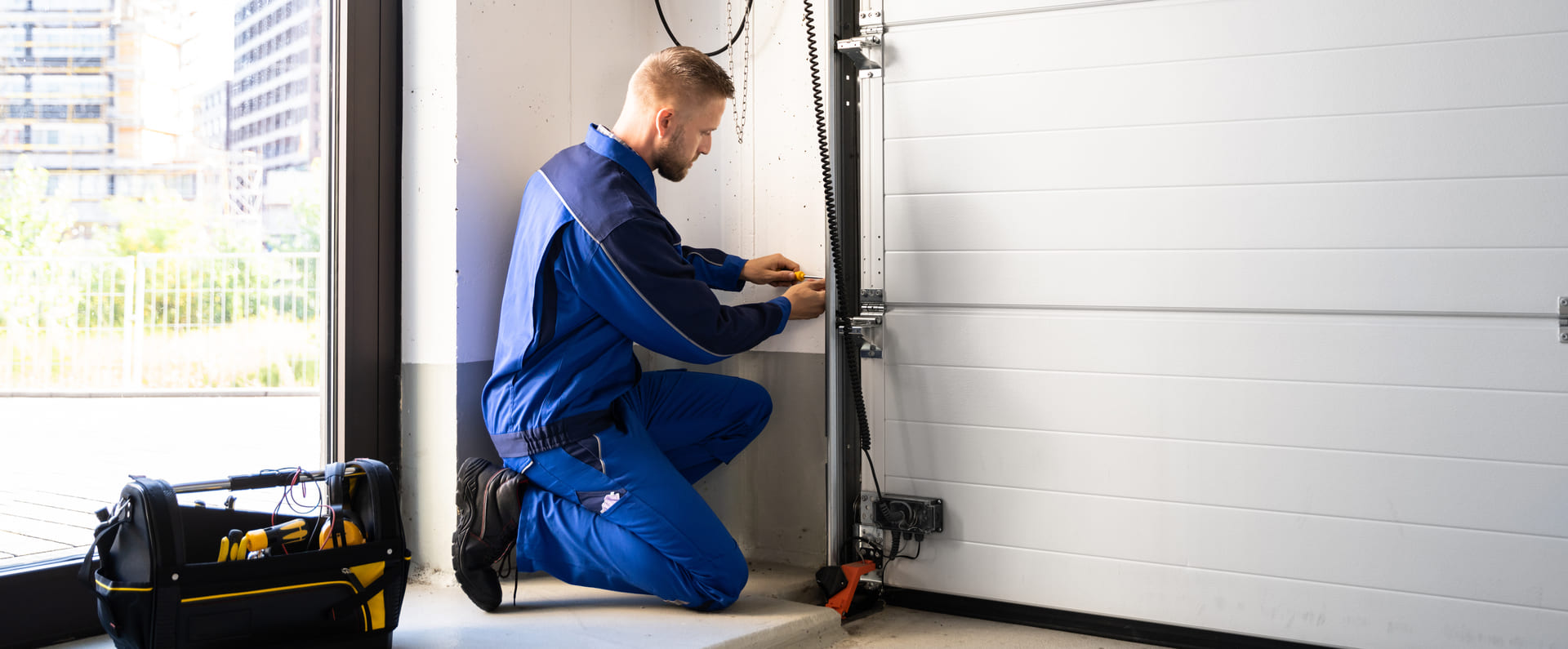 Garage door service article image